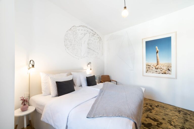 ART HOTEL TARTINI Double DELUXE room with Tartini square view and without balcony 4